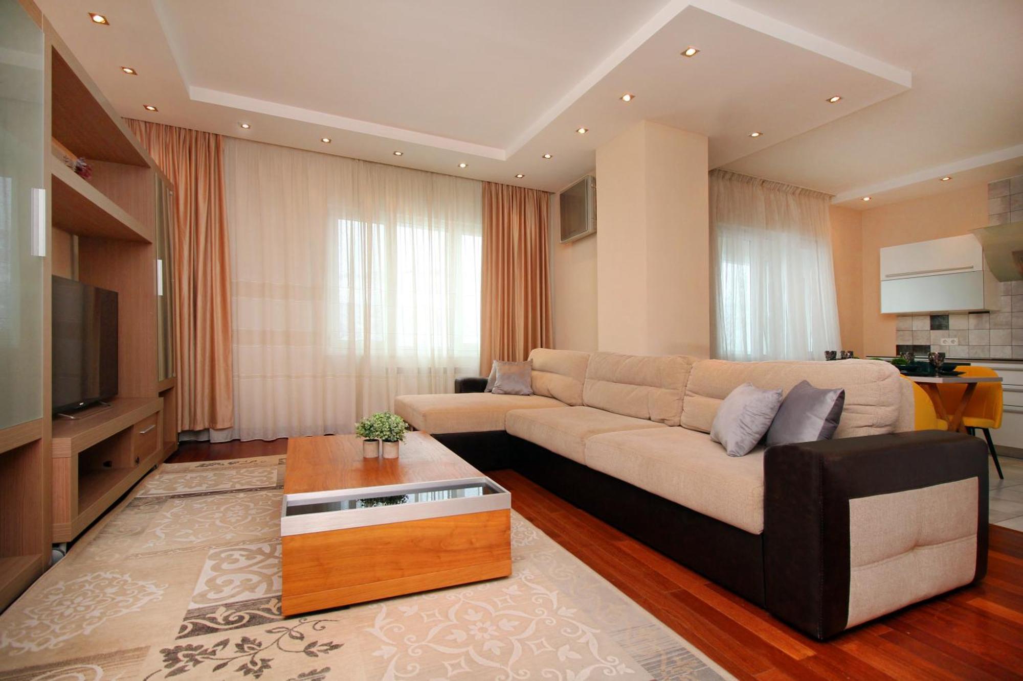 Роскошные Апартаменты На Набережной Almaty Exterior foto